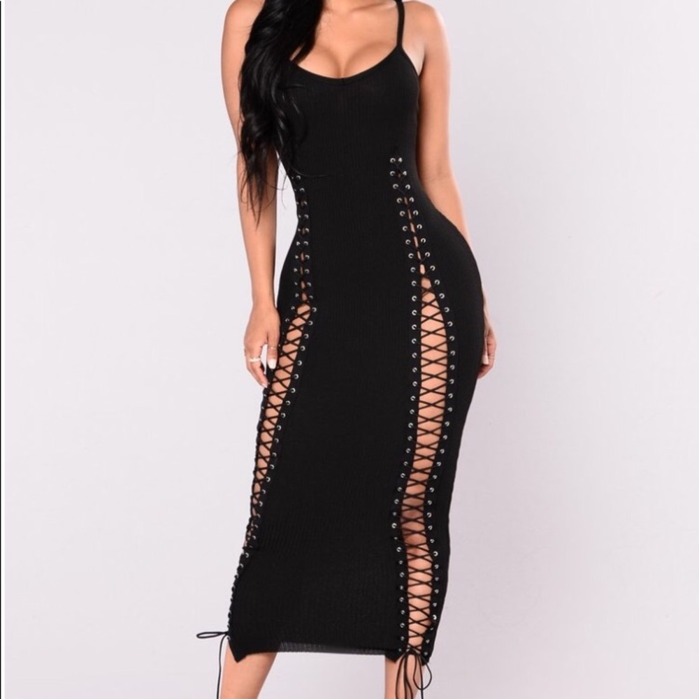 ❌SOLD❌ Fashion Nova Midi Dress